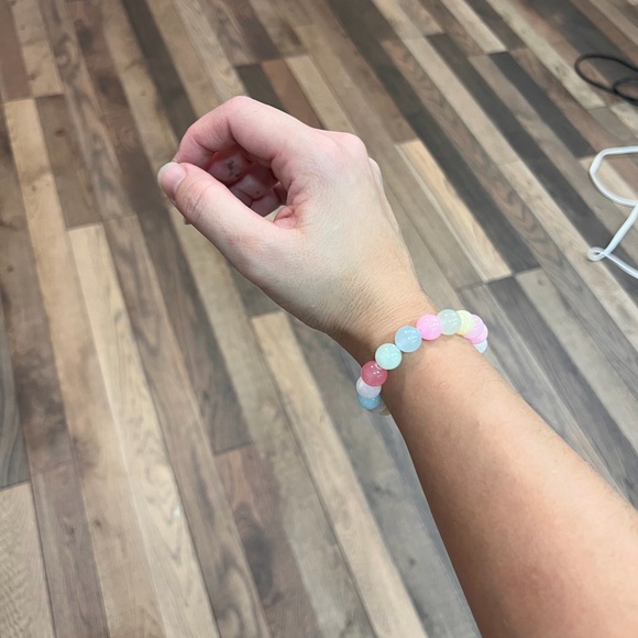 Pastel Beaded Bracelet - Picture 3 of 3